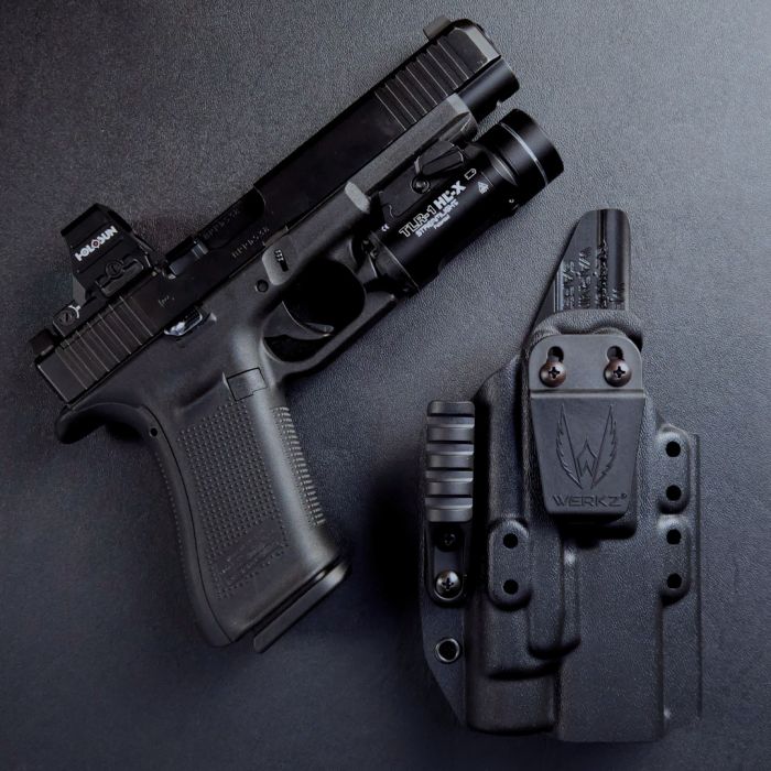 Werkz M6 IWB / AIWB Holster for Glock G17 (+More) with Streamlight