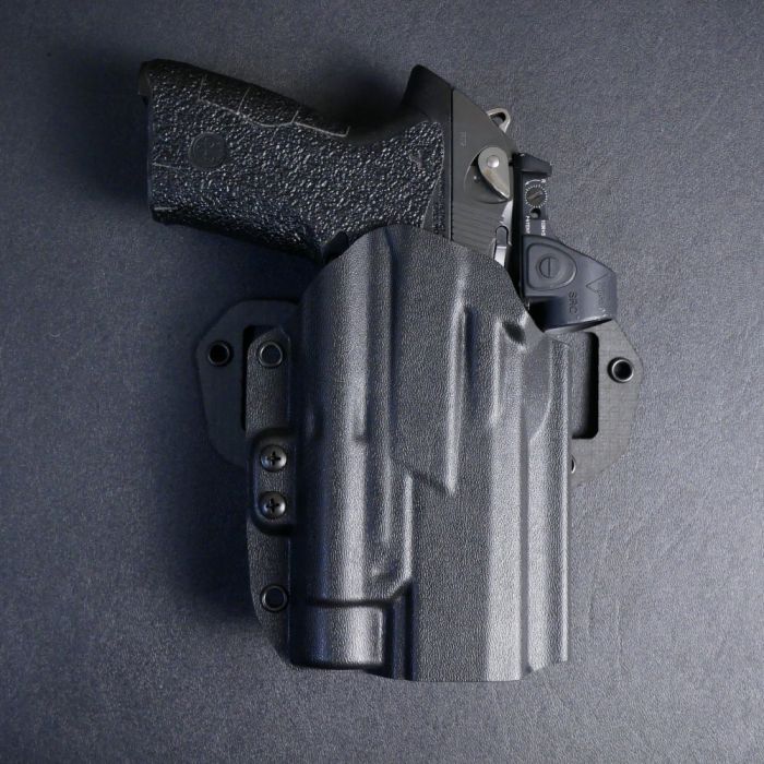 Werkz M7 Outlier OWB Holster for  Most Modern Pistols with Streamlight TLR-1 / TLR-1S / TLR-1HL