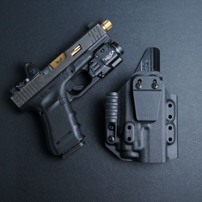 Werkz M6 IWB / AIWB Holster for Glock G19 (+More) with Streamlight