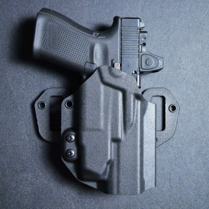 Werkz M7 OWB Holster for Glock G17 (+More) with Olight PL X