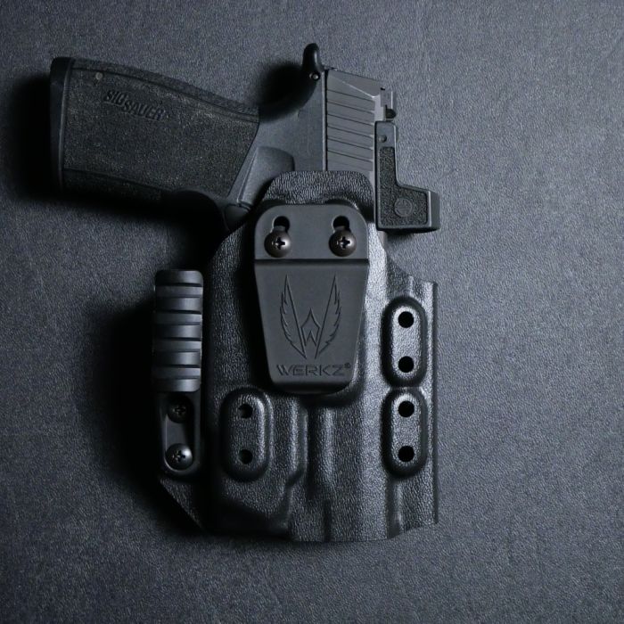 Werkz M6 IWB / AIWB Holster for Sig Sauer P365-xmacro with Olight PL X