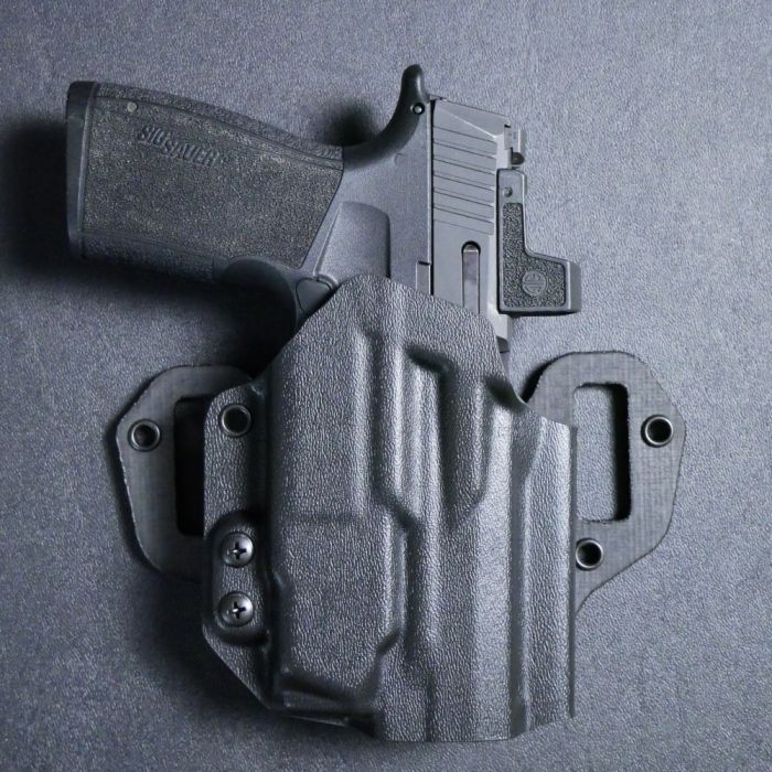 Werkz M7 OWB Holster for Sig Sauer P365-xmacro with Olight PL X