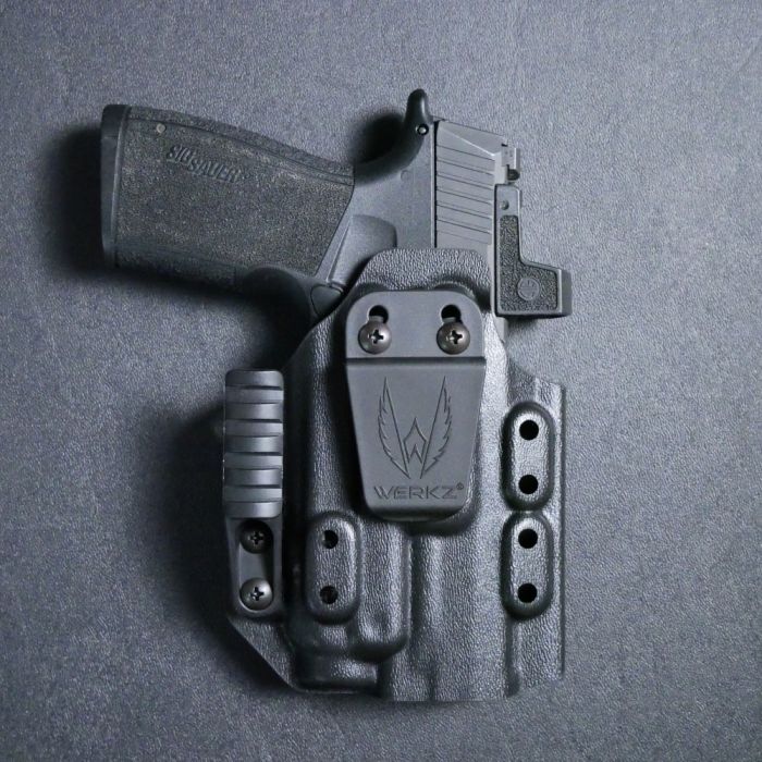 Werkz M6 IWB / AIWB Holster for Sig Sauer P365-xmacro with Streamlight TLR-7X