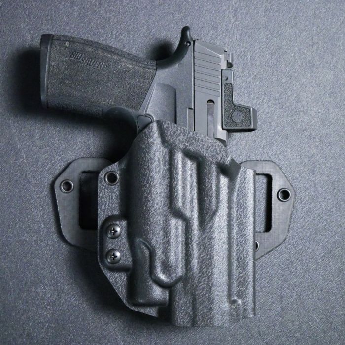 Werkz M7 OWB Holster for Sig Sauer P365-xmacro with Sig Sauer FOXTROT2