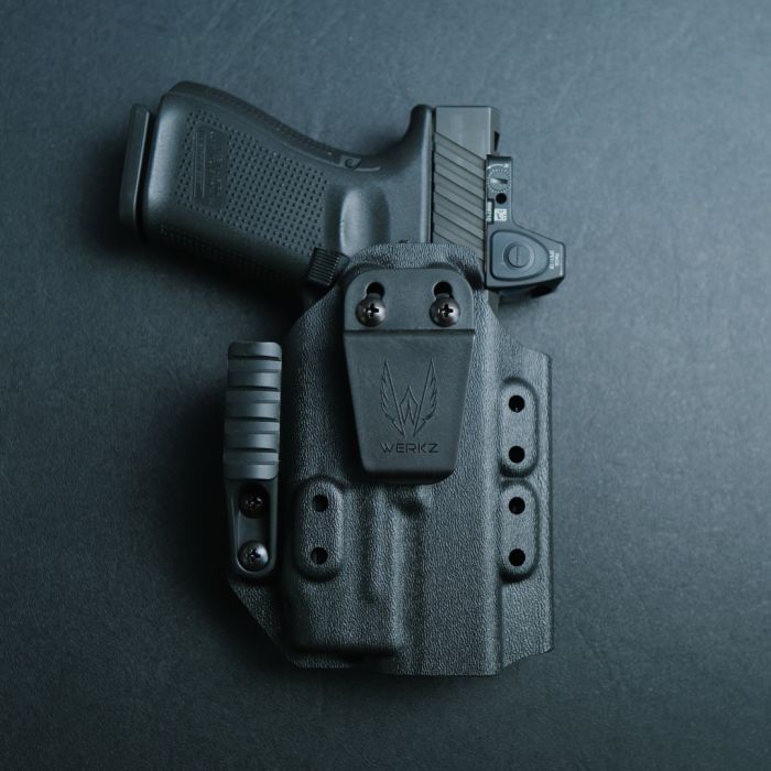 Werkz M6 IWB / AIWB Holster for Glock G19 (+More) with Surefire XR-1 / XR-2