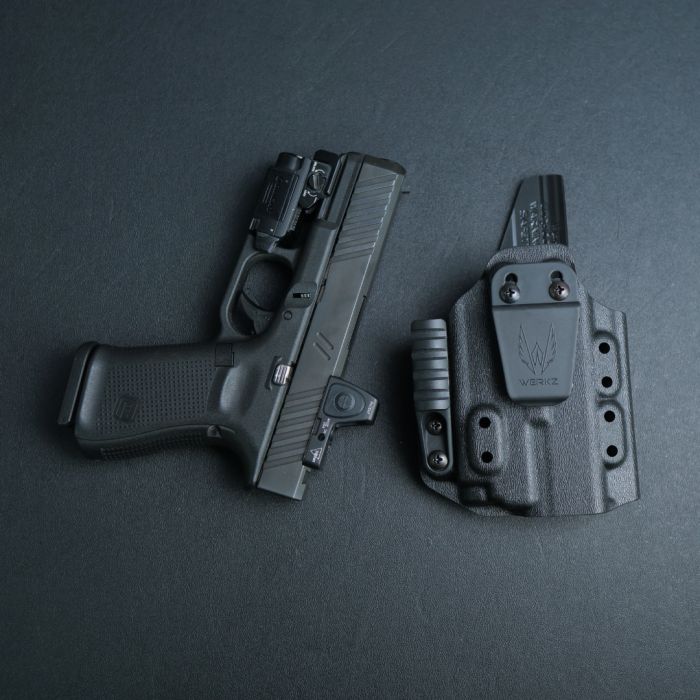 Werkz M6 IWB / AIWB Holster for Glock G19 (+More) with Olight PL