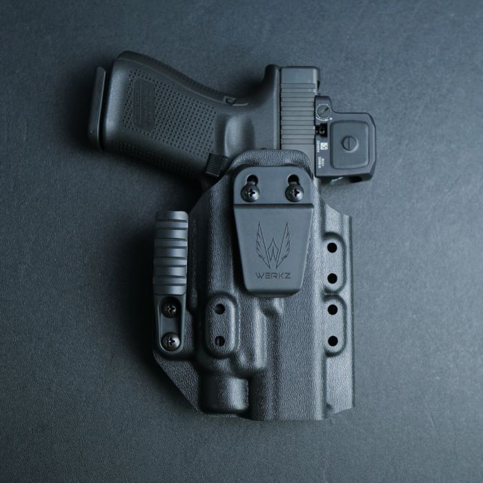 Werkz M6 IWB / AIWB Holster for Glock G17 (+More) with Streamlight TLR-7 HL-X