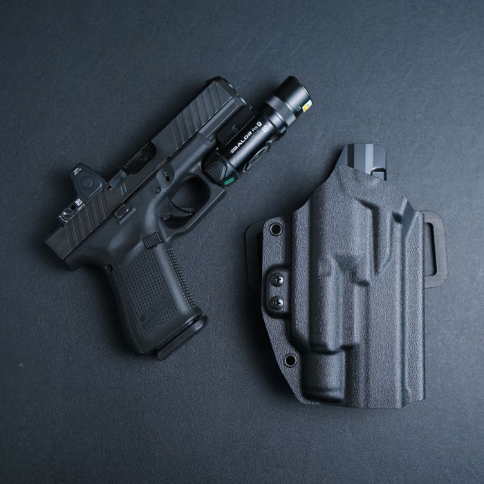 Werkz M7 OWB Holster for Glock G17 (+More) with Olight Most Full