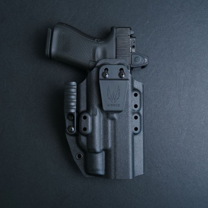 Werkz M6 IWB / AIWB Holster for Glock G17 (+More) with Olight Most Full Size