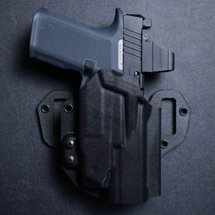 Werkz M7 OWB Holster for Glock G17 (+More) with Olight PL X OWB